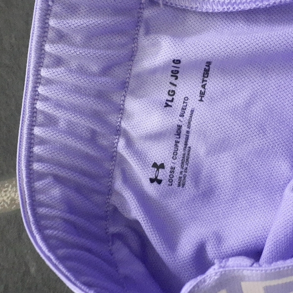 Under Armour Shorts SIZE YL - Picture 2 of 4